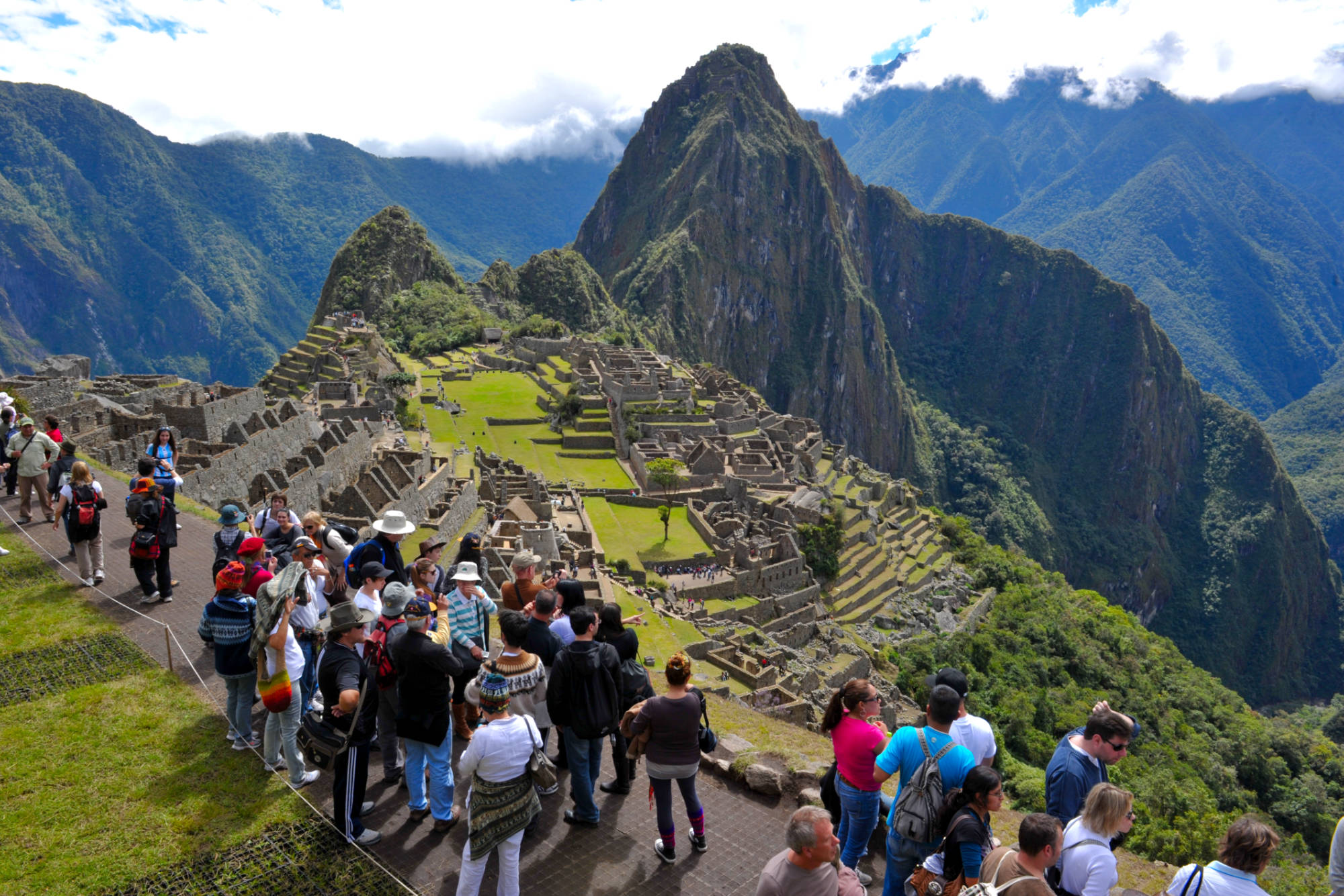 Multitudes en Machu Picchu durante temporada alta