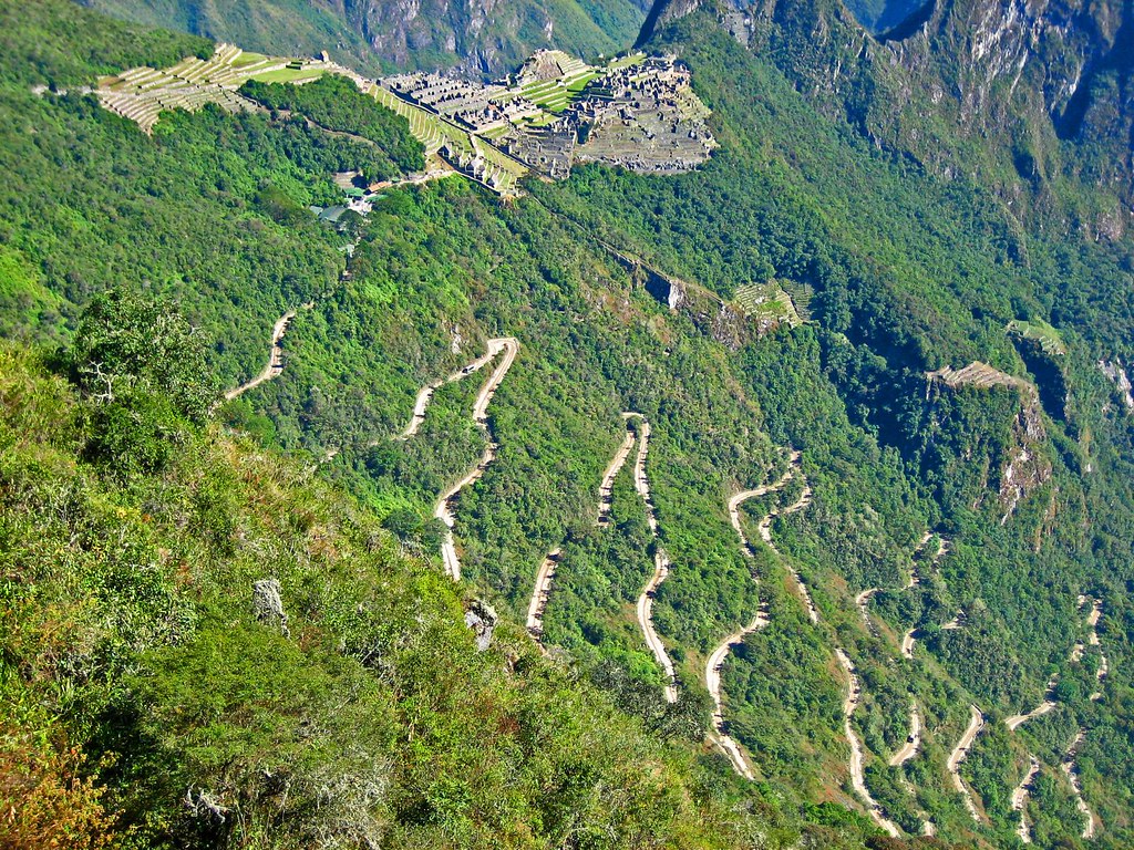 Sendero de caminata hacia Machu Picchu