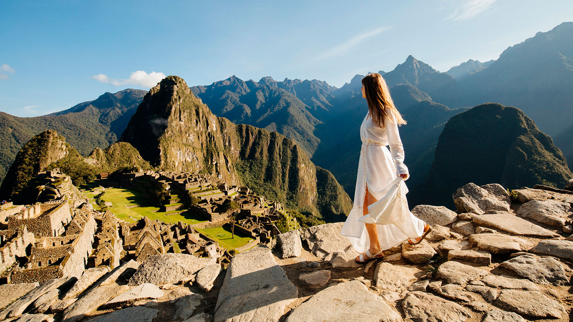 Machu Picchu al amanecer con pocos turistas