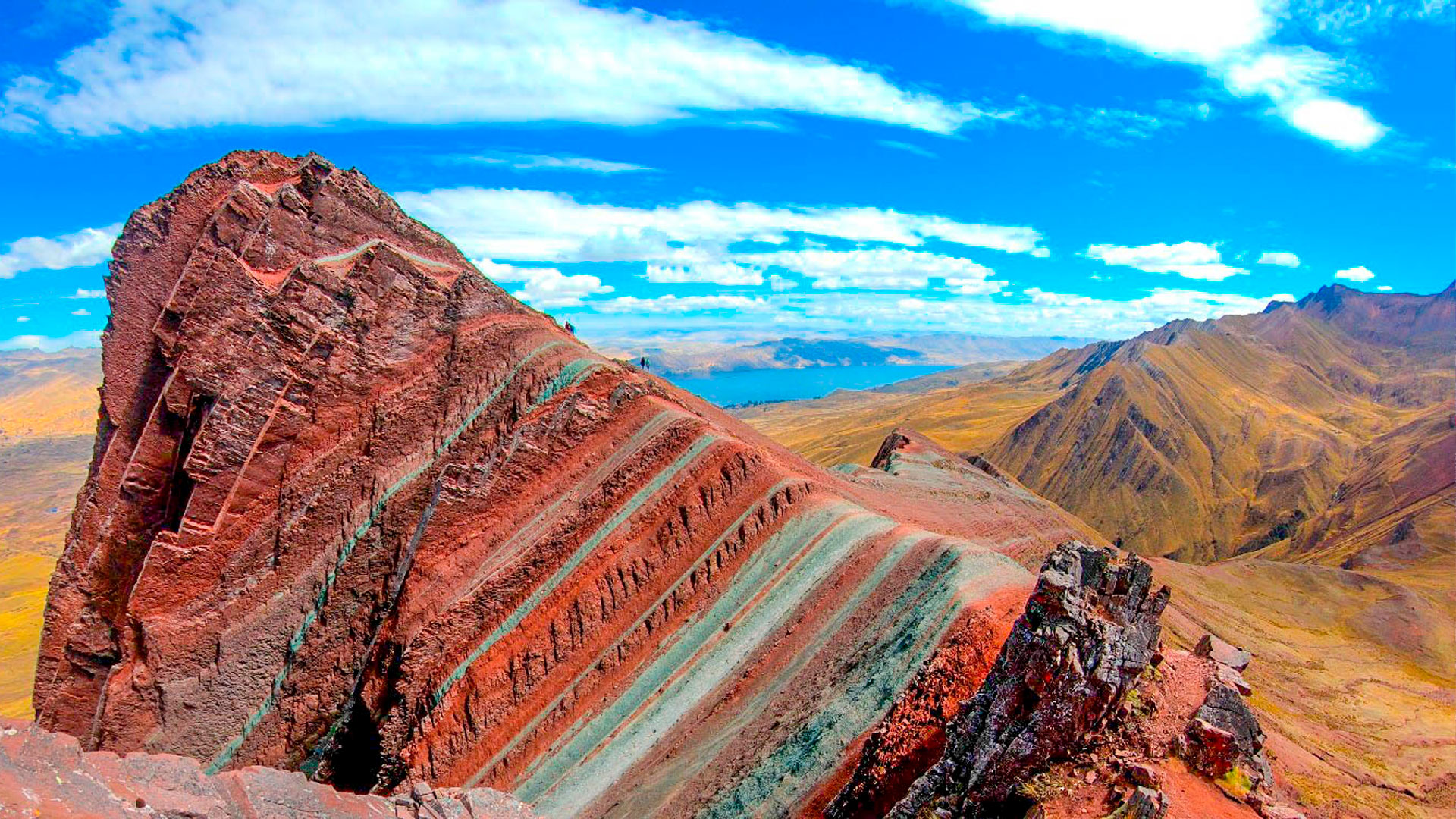 Panoramic view of Pallay Punchu with lagoon