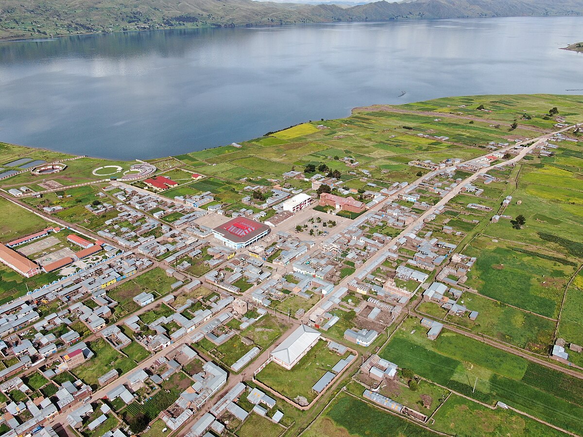 Local community near Pallay Punchu